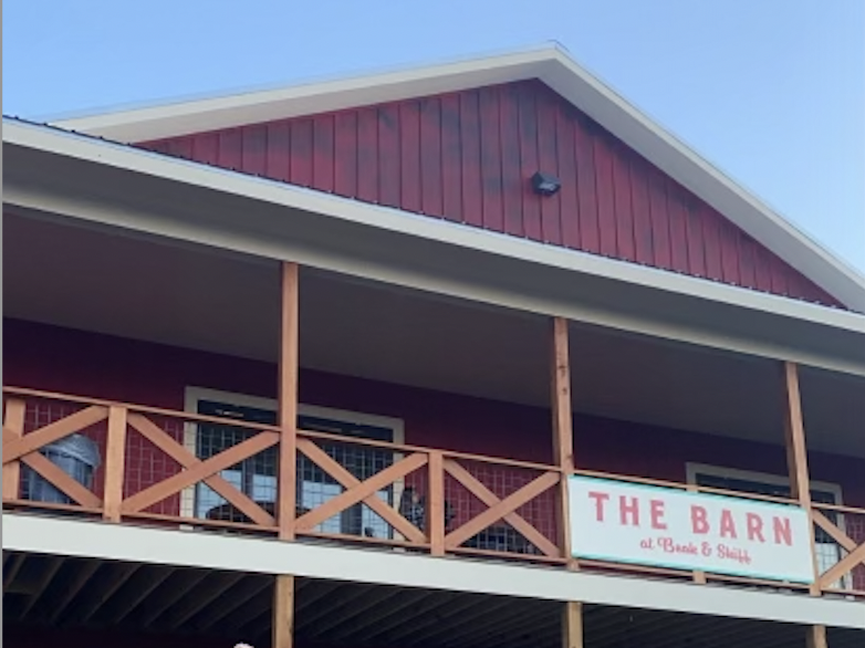 Photo of barn at Beak & Skiff