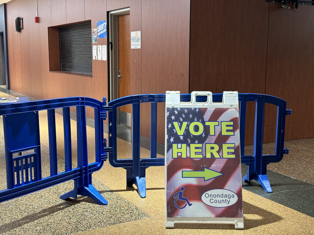 Photo of "vote here" sign at Nottingham High School.