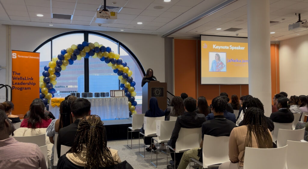 JaNeika James speaking to SU students.