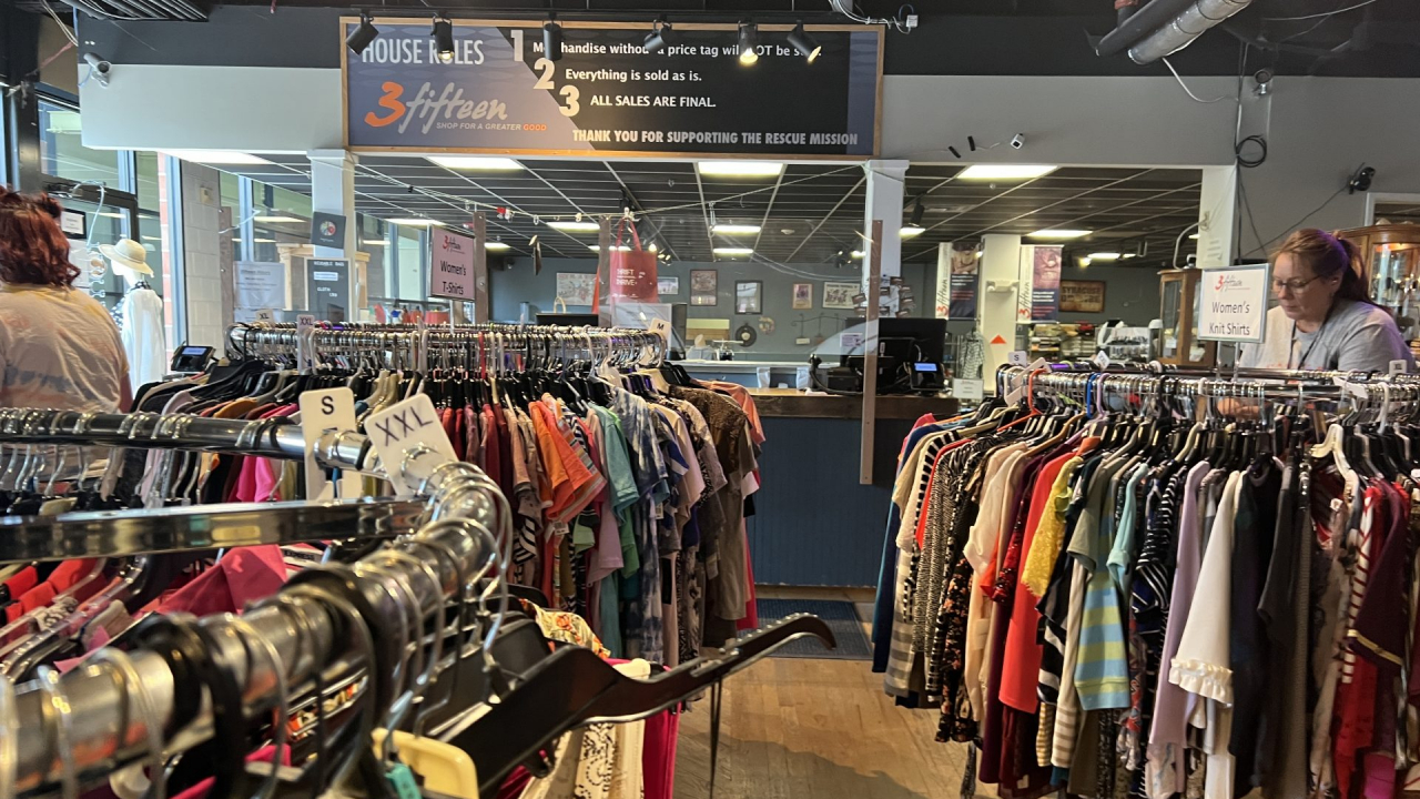 3fifteen thrift store is located in Marshall Square Mall.