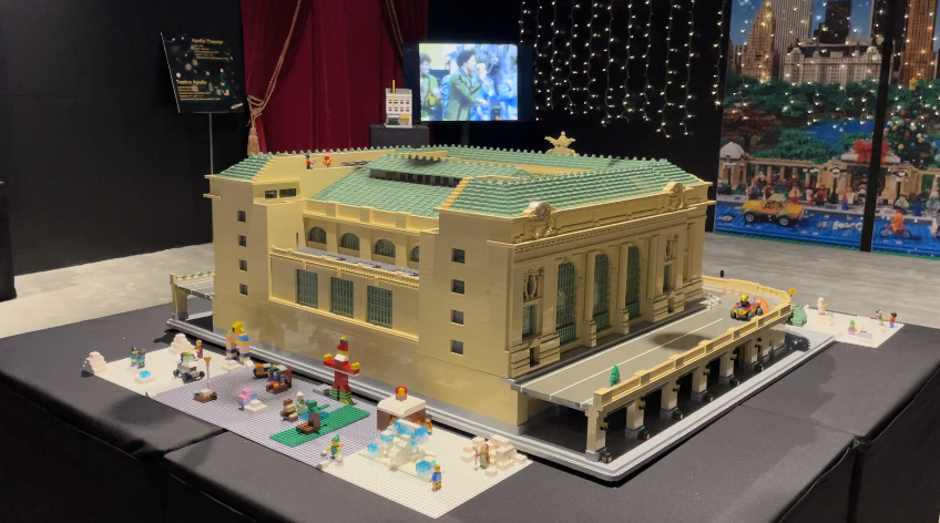 Artist Jonathan Lopes created this masterpiece in 10 years.