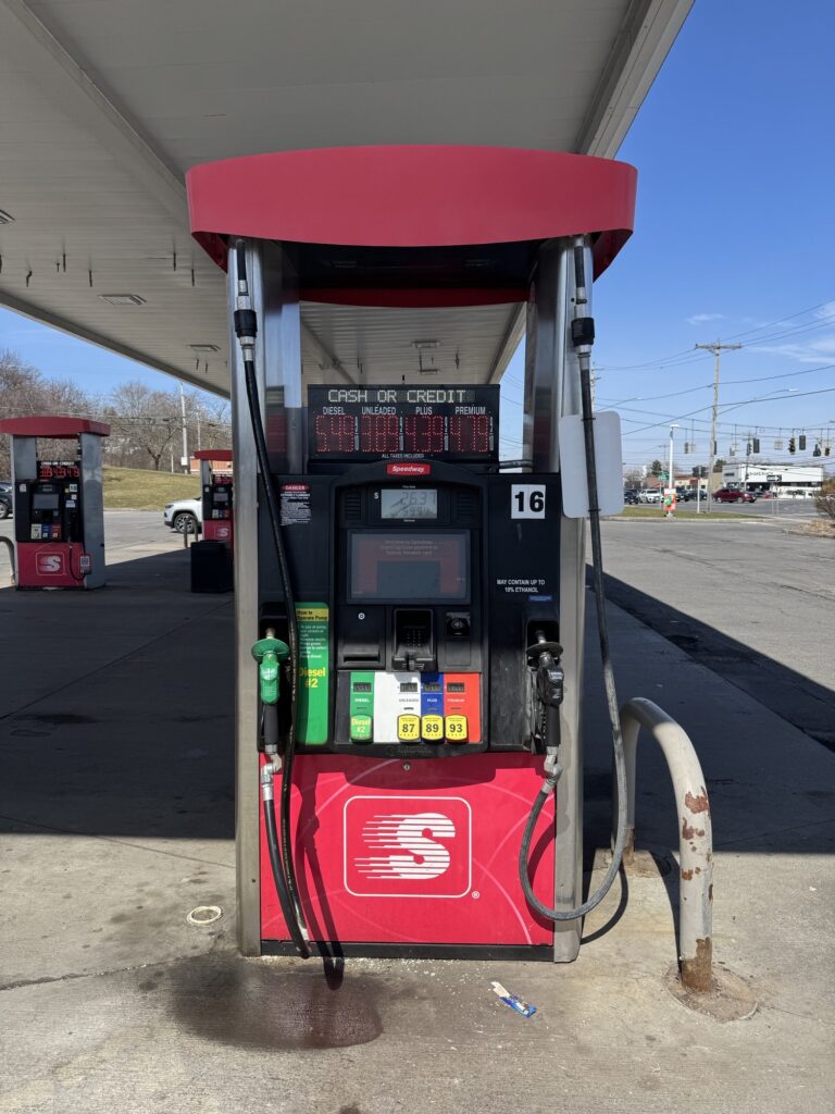 Picture of a Speedway gas pump