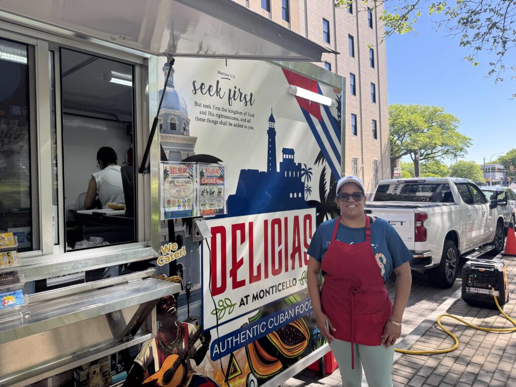 Marieta Perez, Syracuse resident na dbusiness owner